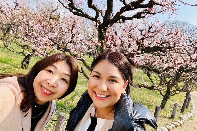 private-6-hr-food-tour-from-osaka-castle-to-kuromon-to-dotonbori