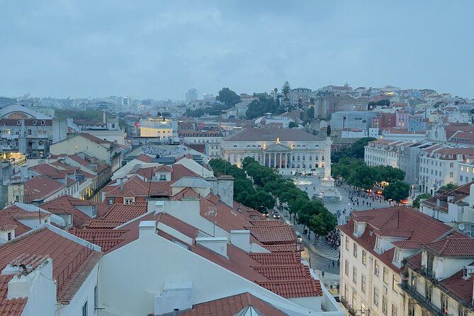 private-6-or-10-food-tasting-and-city-highlights-tour-in-lisbon