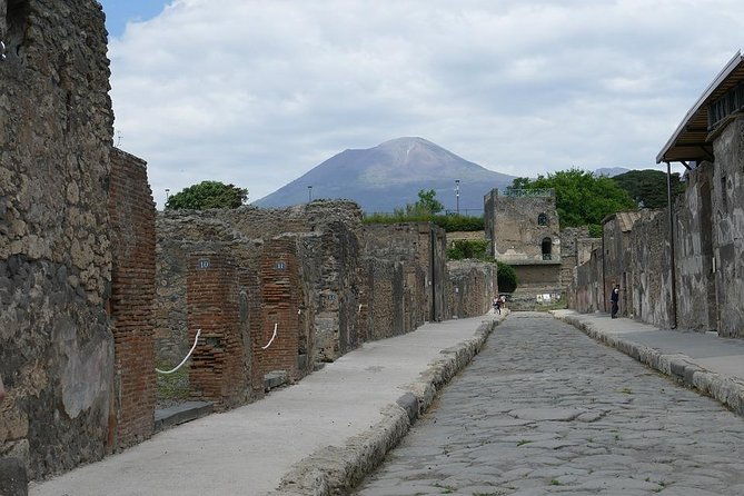 private-6h-tour-to-pompei-and-ercolano-with-port-or-hotel-pick-up