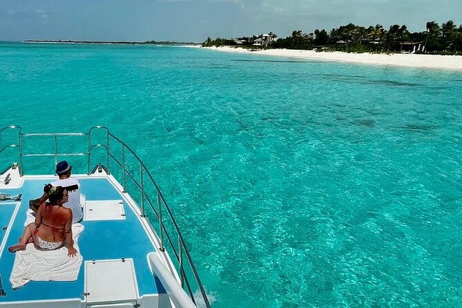 private-7-hour-catamaran-tour-in-turks-and-caicos