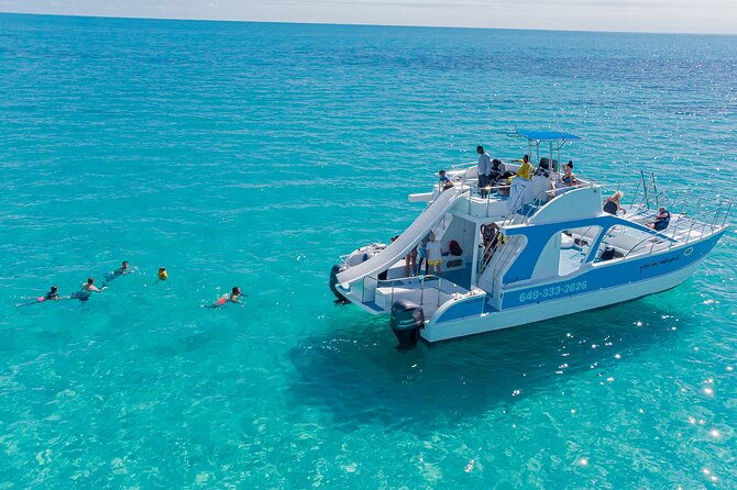 private-7-hour-catamaran-tour-in-turks-and-caicos