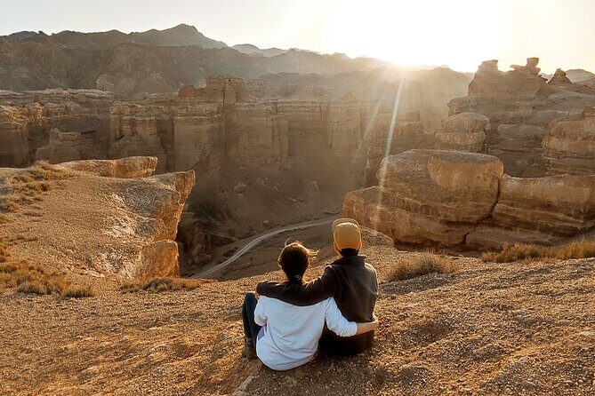 Private 8 Day Tour in Kazakhstan and Kyrgyzstan from Almaty - Day 4: Cross into Kyrgyzstan