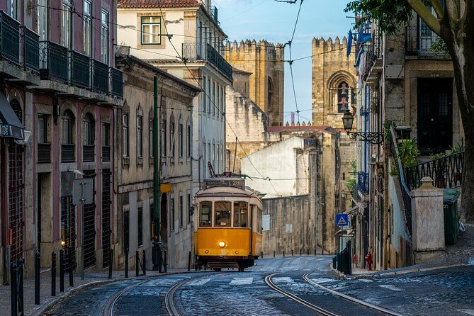 private-8-hours-lisbon-discovery-city-tour