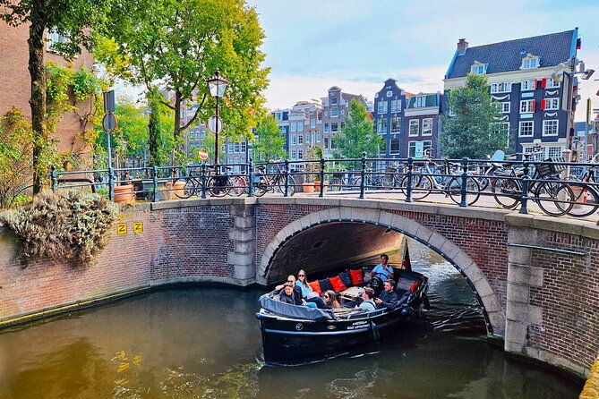 private-90-minute-amsterdam-canal-belt-exploration-cruise