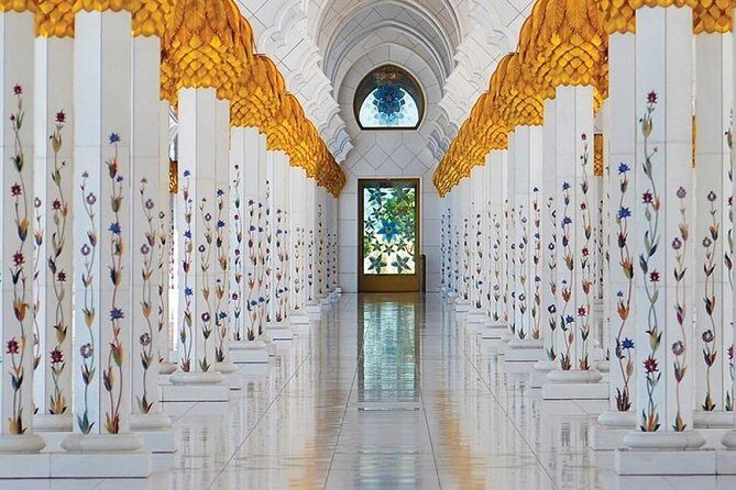 Private Abu Dhabi City Tour with Louvre Museum & Lunch - FAQs