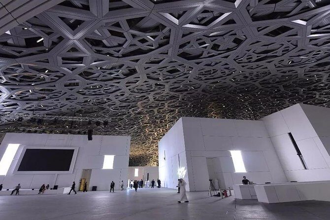Private Abu Dhabi City Tour with Louvre Museum & Sheikh Zayed Grand Mosque - An In-Depth Look at the Itinerary