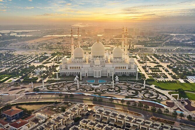 Private Abu Dhabi City Tour with Sheikh Zayed Moque - Visiting the Sheikh Zayed Grand Mosque