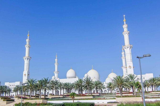 Private Abu Dhabi highlights with Louvre Museum & Grand Mosque with 5* lunch - The Itinerary in Detail: What to Expect