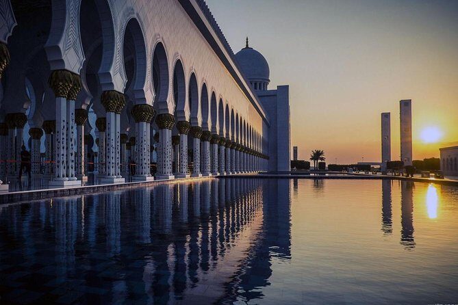 Private Abu Dhabi Sheikh zayed mosque with Louver Museum & Emirates Place Tea - FAQ