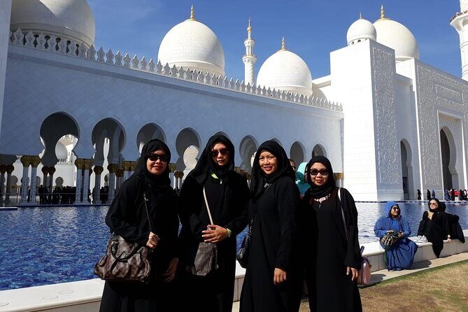 Private Abu Dhabi sightseeing Tour by luxury minivan 6X person - Louvre Abu Dhabi: Cultural Excellence