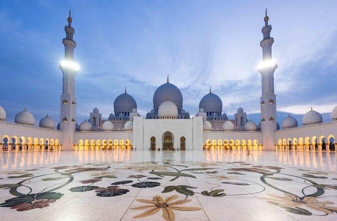 PRIVATE Abu Dhabi Tour - An In-Depth Look at the Abu Dhabi Private Tour