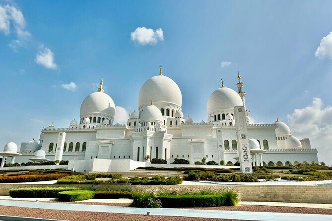 Private Abudhabi City Tour from Dubai - Exploring the Abu Dhabi Highlights