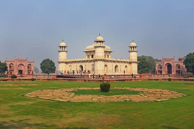 Private Agra Tour to Itmad-ud-Daula by Tuk Tuk, - FAQs
