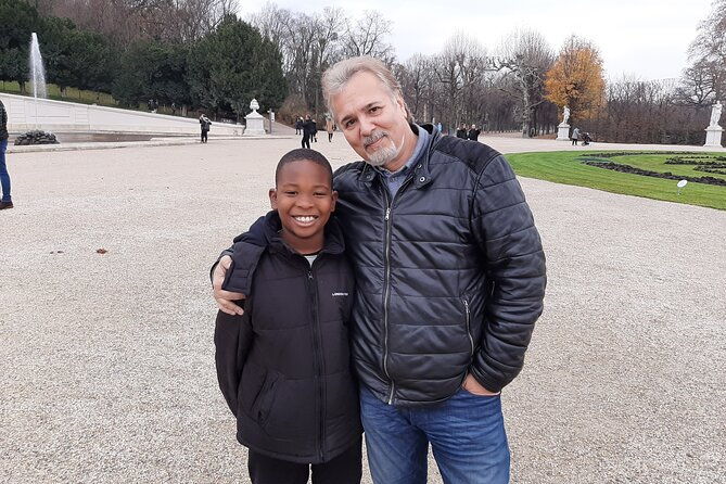 private-airport-and-city-transfer-in-panoramic-roof-station-wagon-2