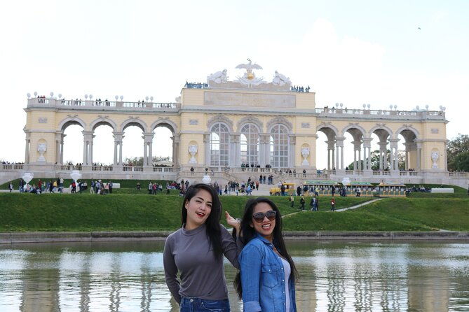 private-airport-and-city-transfer-in-panoramic-roof-station-wagon-2