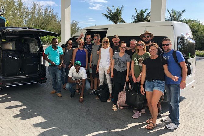 private-airport-round-trip-transfer-from-mbj-airport-to-hotel-in-montego-bay
