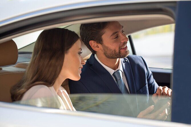 Private Airport Transfer From or To Dubai Airport - The Pros and Cons