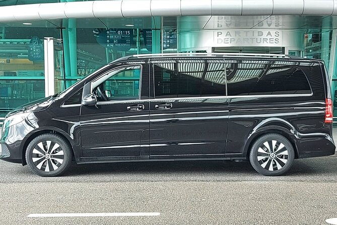 private-airport-transfer-from-the-airport-to-porto