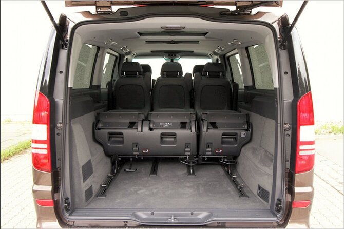 private-airport-transfer-in-vienna-for-up-to-8-people-in-minibus