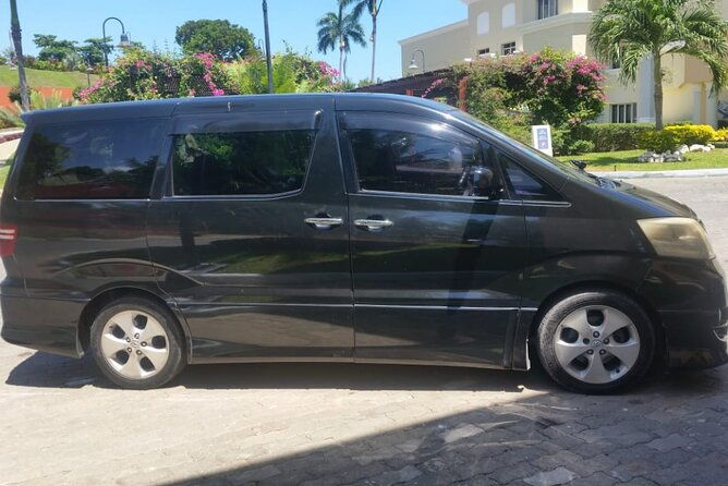private-airport-transfer-to-couples-swept-away-negril
