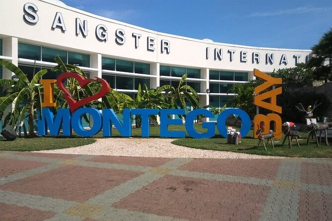 private-airport-transfer-to-negril-roundtrip