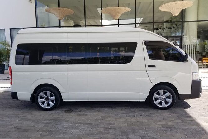 private-airport-transfer-to-royalton-blue-water-resort