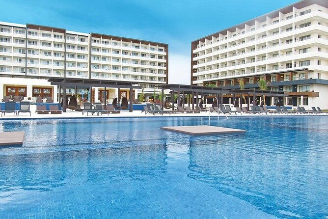 private-airport-transfer-to-royalton-blue-water-resort