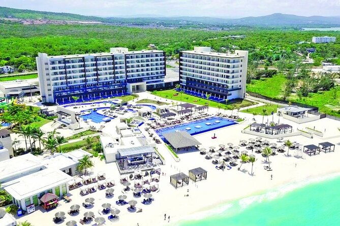 private-airport-transfer-to-royalton-blue-water-resort