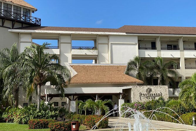 private-airport-transfer-to-secrets-resort-montego-bay