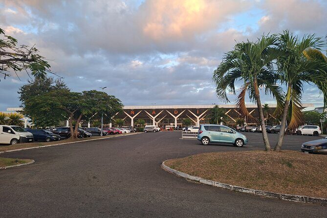 Private Airport Transfer to Shangri-La - Who Should Consider This Service?