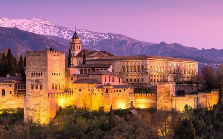 private-alhambra-tour-from-malaga-surrounds
