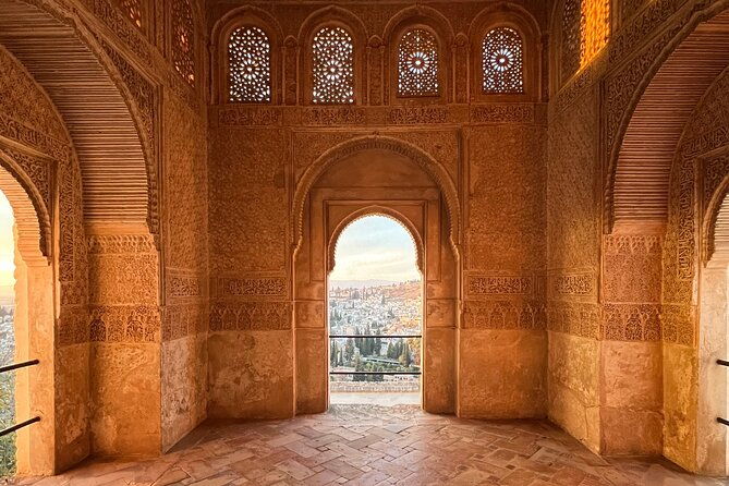 private-alhambra-tour-with-local-guide