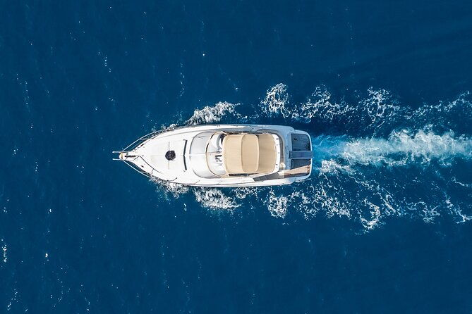 private-all-included-yacht-tour-in-santorini