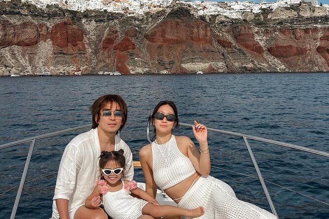 private-all-included-yacht-tour-in-santorini