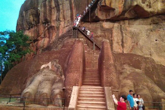 Private all inclusive Day trip Sigiriya Lion rock and Dambulla Cave temple - Exploring Sri Lanka’s Treasured Heritage with a Private Day Trip