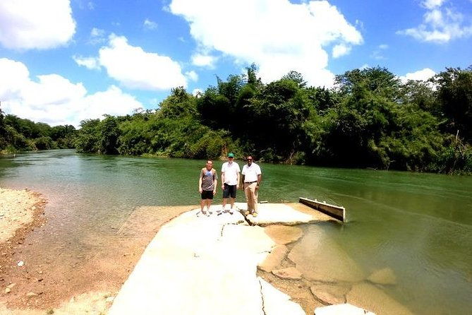 private-altun-ha-maya-and-howler-monkey-shore-excursion