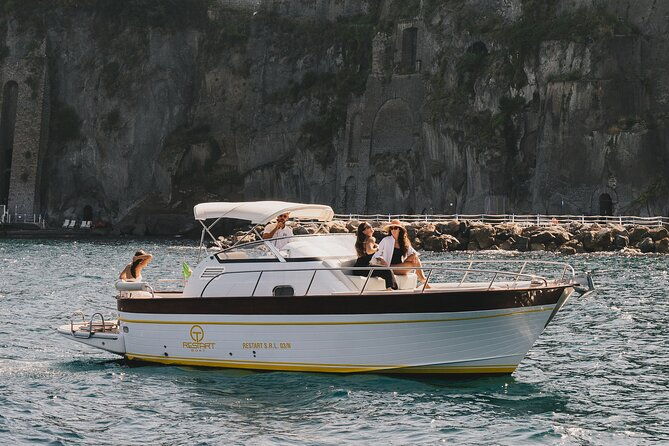 private-amalfi-coast-tour-with-28ft-boat