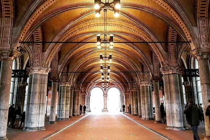 private-amsterdam-bike-tour-with-a-local-guide-also-for-families