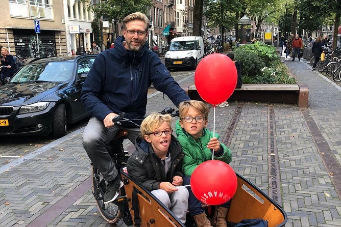 private-amsterdam-bike-tour-with-a-local-guide-also-for-families