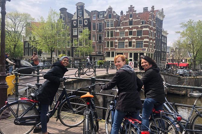private-amsterdam-bike-tour-with-a-local-guide-also-for-families
