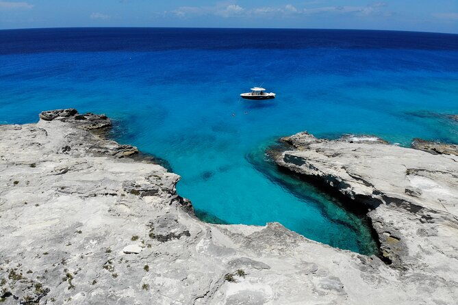 private-and-customizable-half-day-boat-experience-to-caicos-cays