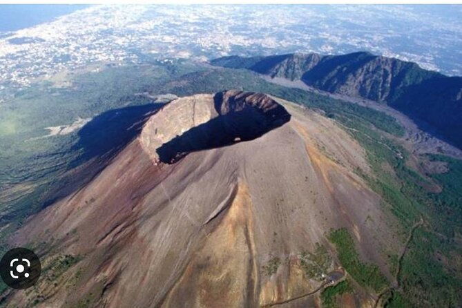 private-and-guided-day-in-pompeii-and-vesuvius-from-naples-2