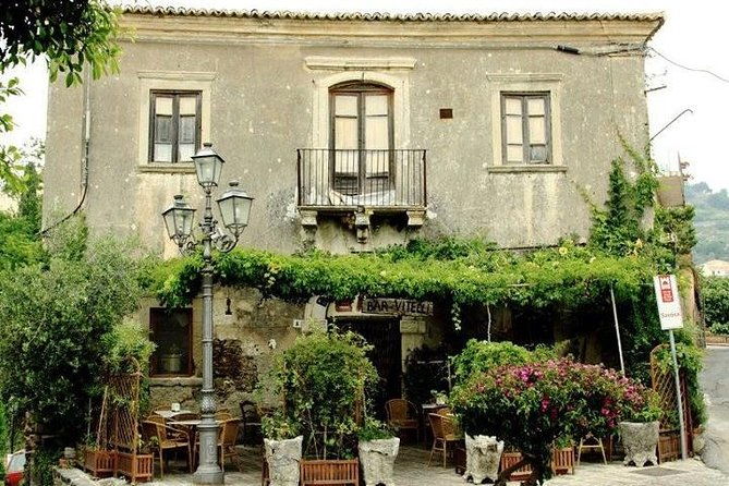 private-and-guided-godfather-tour-from-catania-with-lunch