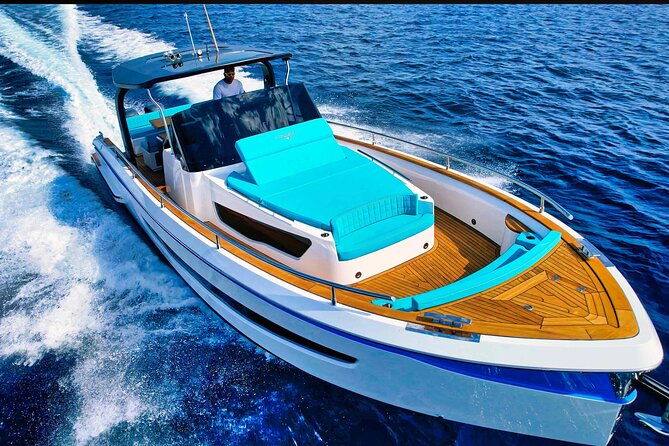 private-and-luxury-boat-day-tour-around-ibiza-and-formentera