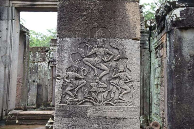 private-angkor-sunrise-guide-breakfast-and-tuktuk-included