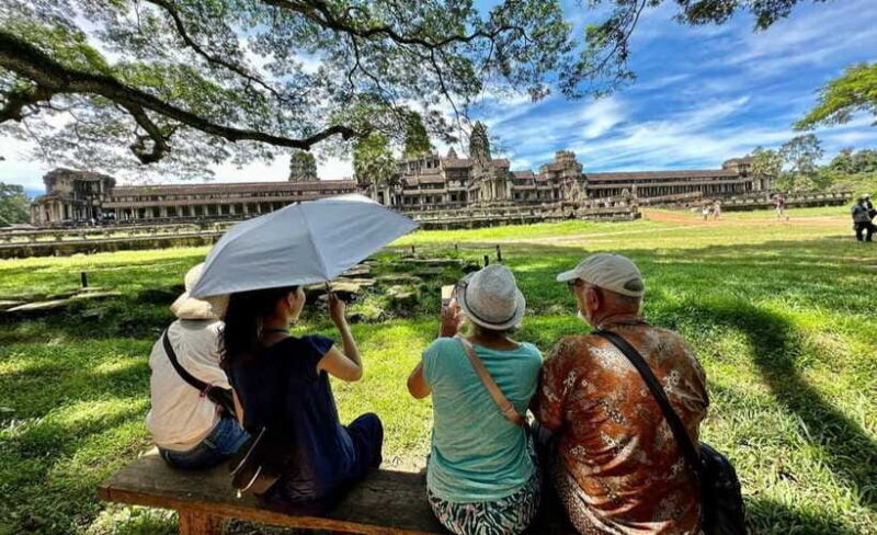 Private Angkor Wat Small Tour By English Speaking-Guide - Value and Pricing: Is It Worth It?
