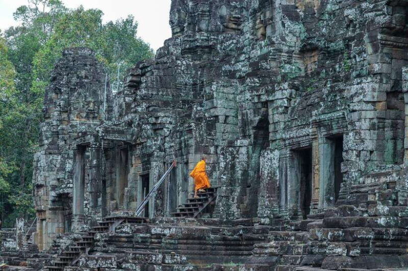 private-angkor-wat-sunrise-tour-with-breakfast-and-snack