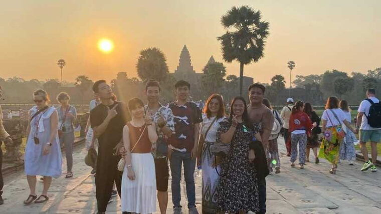 private-angkor-wat-sunrise-tour-with-breakfast