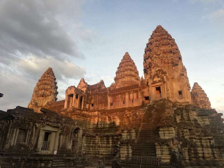 private-angkor-wat-temple-tour-2
