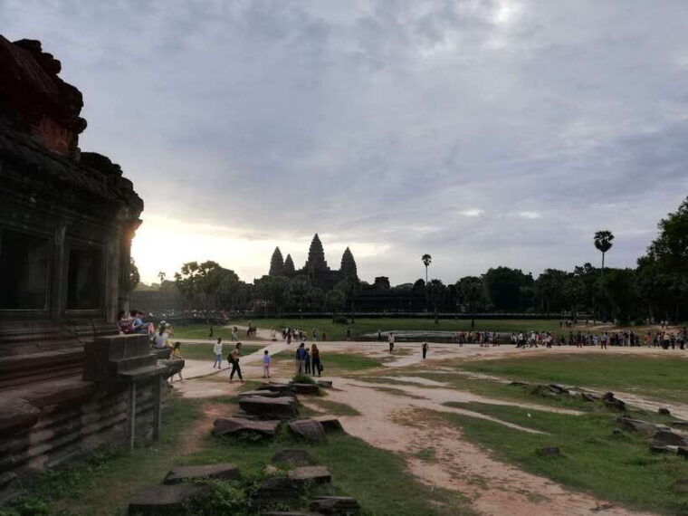 private-angkor-wat-temple-tour-2